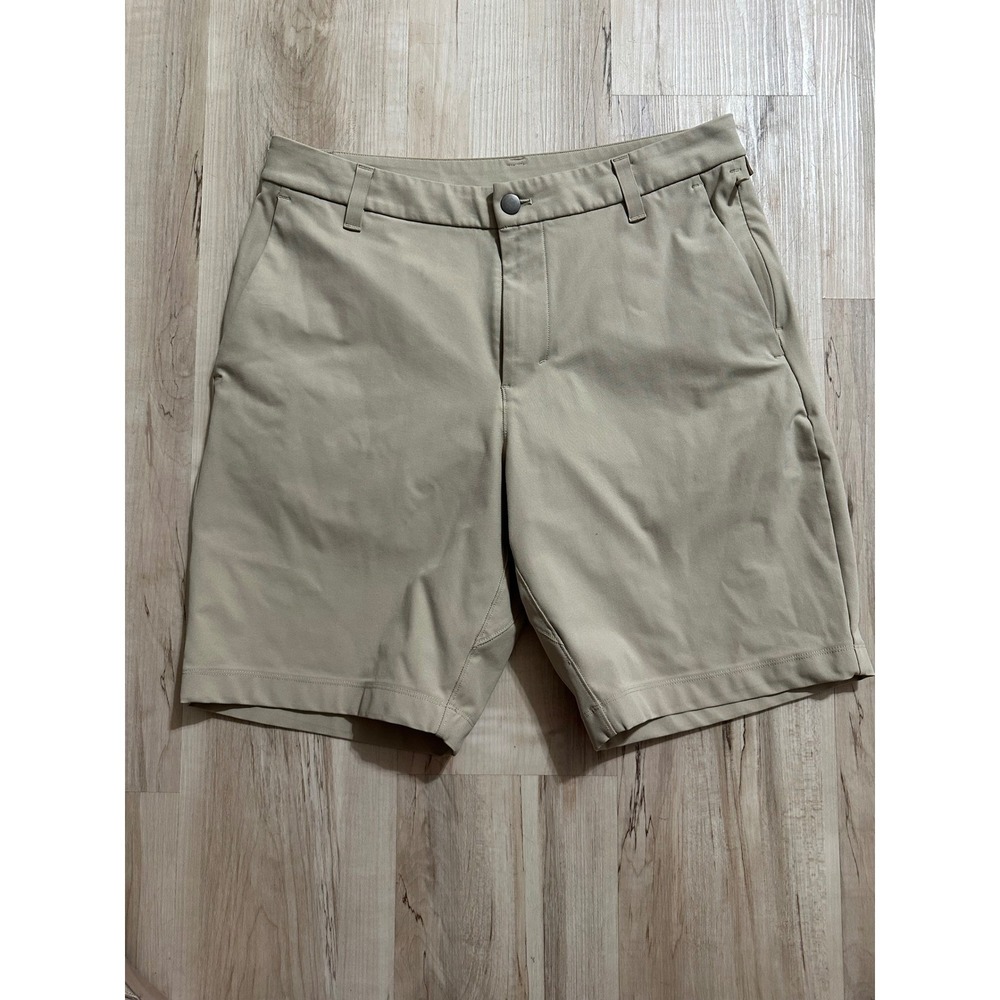 Lululemon Commission Classic Khaki Versa Twill 9" Shorts Sz 31 Warpstreme